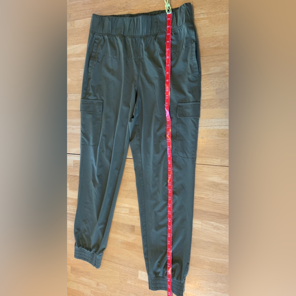 GapFit joggers army green